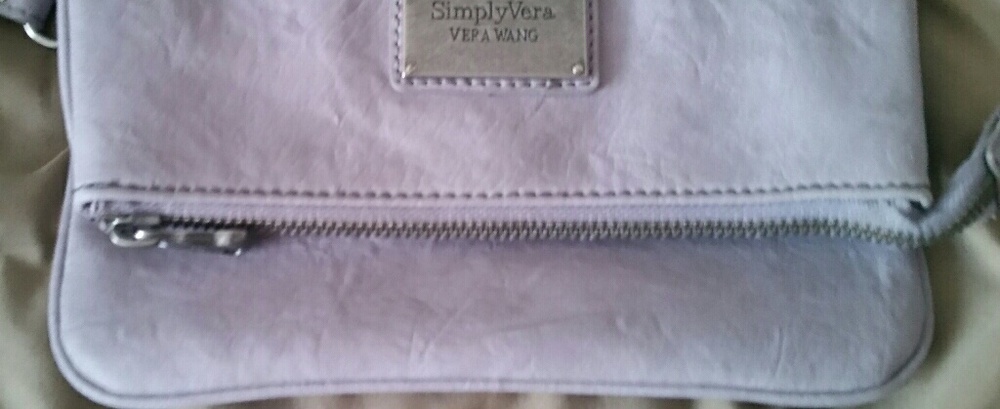 ❤💜Vera Wang Wristlet👛🎉